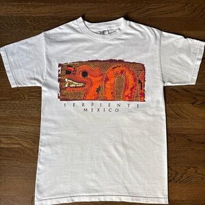 Medium vintage Mexican made t shirt (great quality)